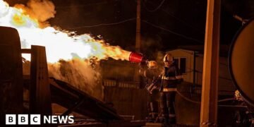 Russia Launches Strikes on Ukraine Amid Ongoing US Peace Negotiations