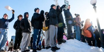 Saint Paul Schools Introduce Online Option Amidst Minnesota ICE Operations