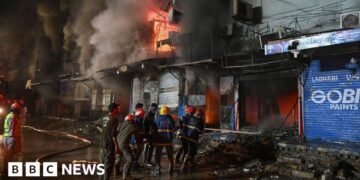 Six Fatalities Reported in Pakistan Shopping Mall Blaze