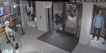 Surveillance Captures Lululemon Smash-and-Grab Incident in Pennsylvania