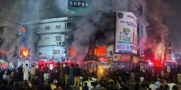Three Dead in Massive Fire at Shopping Centre in Pakistan