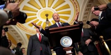 Top Republicans Commend Venezuela Operation Amid Legal Authority Concerns