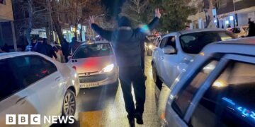 Trump Issues Caution on Iran's Response to Ongoing Protests