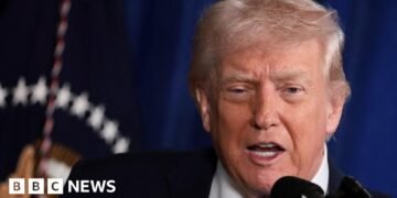 Trump Issues Warning to New Venezuelan Leader as Maduro Prepares for Court Hearing