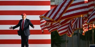 Trump to Hold Rally in Iowa Tuesday, Spotlighting State's Role in Midterms