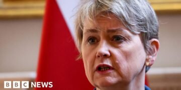 UK Delays Joining Trump's Peace Board Amid Concerns Over Putin's Influence