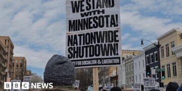 US Government Shutdown Talks Intensify Following Minneapolis Shooting Incident