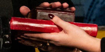 Zohran Mamdani Sworn in as New York City Mayor on Symbolic Quran