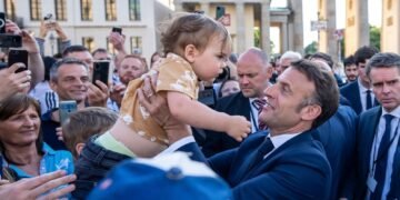 France Urges 29-Year-Olds to Consider Having Children Sooner