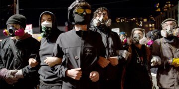 Protests Against ICE Erupt in Portland, Leading to Confrontations with Federal Agents