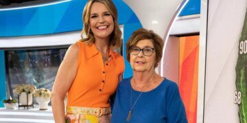 Trump Promises to Contact Savannah Guthrie Regarding Mother's Disappearance