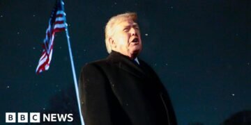 Trump Signs Executive Order on Tariffs for Nations Trading with Iran