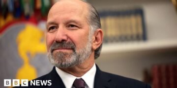 US Commerce Secretary Lutnick's Planned Visit to Epstein Island Revealed in Emails